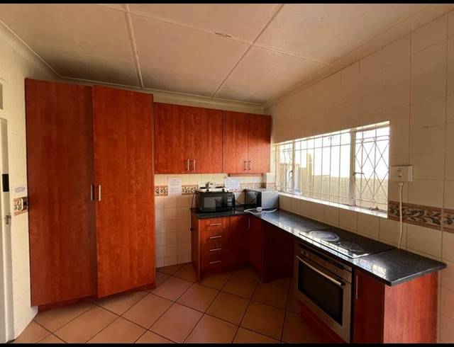 7 BEDROOM HOUSE FOR SALE IN ORANGE GROVE